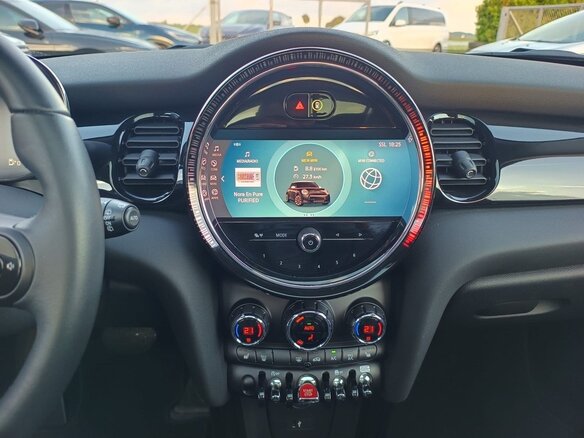 2022 Mini Hatch Cooper III (F55/F56) Рестайлинг 2, красный, 2795000 рублей - вид 16