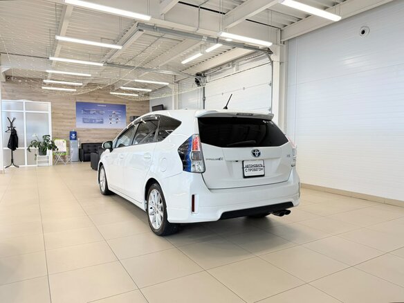 2012 Toyota Prius Alpha I (ZVW40/41), белый, 1349000 рублей - вид 4