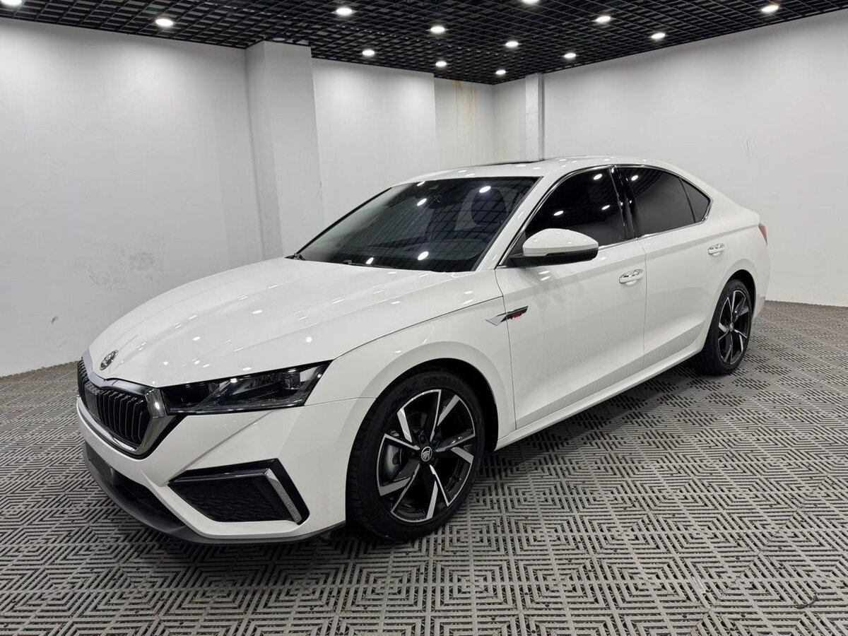 Открыть фотографии: Skoda Octavia IV (A8)