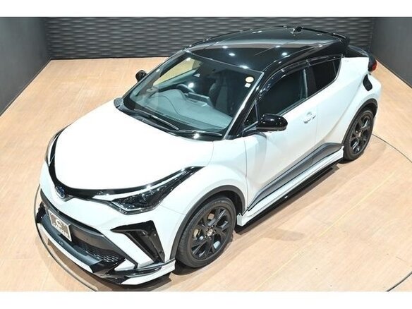 2023 Toyota C-HR I Рестайлинг, белый - вид 1