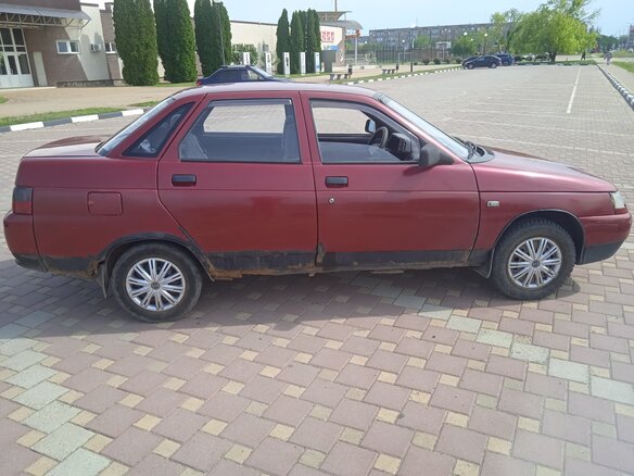 2001 Lada (ВАЗ) 2110, красный, 64989 рублей