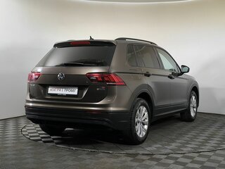 2017 Volkswagen Tiguan II, серый, 1720000 рублей, вид 4