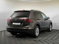 2017 Volkswagen Tiguan II, коричневый, 1680000 рублей - вид 3