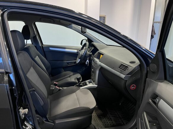 2013 Opel Astra H Рестайлинг, чёрный, 705000 рублей - вид 28