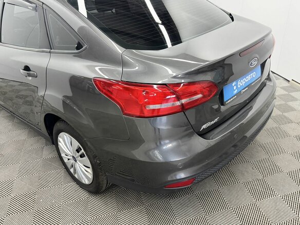 2017 Ford Focus III Рестайлинг, серый, 1160000 рублей - вид 16