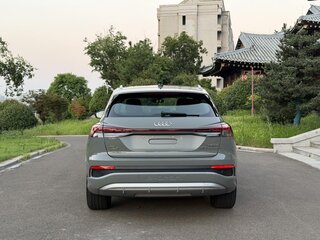 2024 Audi Q4 e-tron 40 I, серый, 3770000 рублей, вид 4