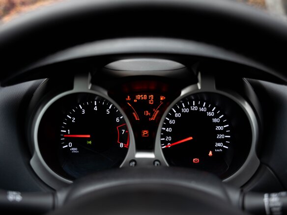 2012 Nissan Juke I, красный - вид 8