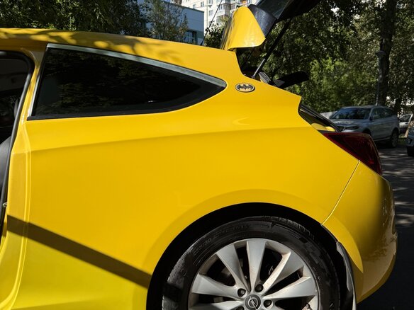 2014 Opel Astra GTC J Рестайлинг, жёлтый - вид 16