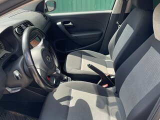 2011 Volkswagen Polo V, серебристый, 500000 рублей, вид 5