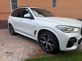 2021 BMW X5 30d IV (G05/G18), белый, 8900000 рублей, вид 4