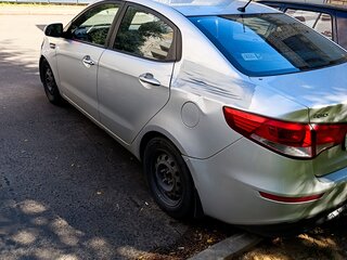 2015 Kia Rio III Рестайлинг, серебристый, 699999 рублей, вид 4