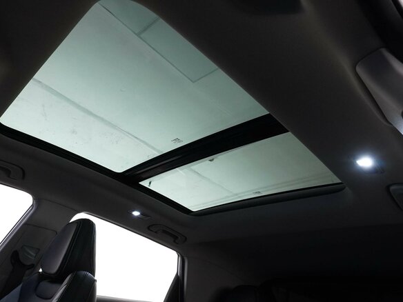2023 Geely Coolray (Binyue Cool) I Рестайлинг, белый - вид 11