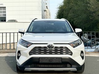 2020 Toyota RAV4 V (XA50), белый, 3750000 рублей, вид 2