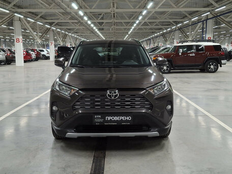 2020 Toyota RAV4 V (XA50), коричневый, 2690000 рублей, вид 2