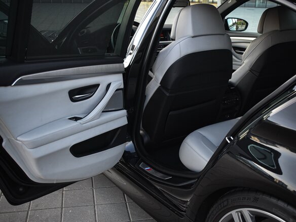 2012 BMW M5 V (F10), чёрный, 4200000 рублей - вид 23