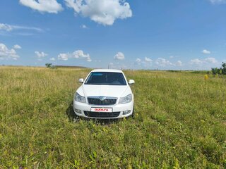 2012 Skoda Octavia II (A5) Рестайлинг, белый, 1100000 рублей, вид 1