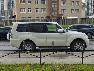 2012 Mitsubishi Pajero IV Рестайлинг 1, белый, 1550000 рублей, вид 2