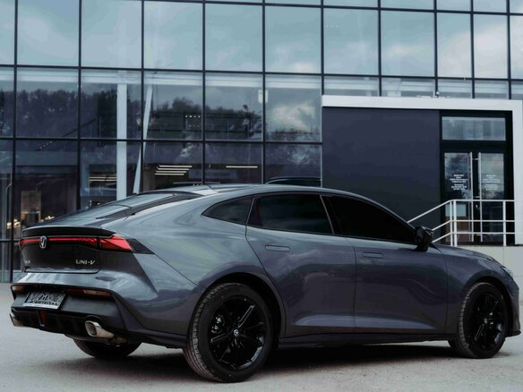 2024 Changan UNI-V I, серый, 3329900 рублей - вид 4