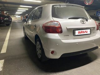 2011 Toyota Auris I Рестайлинг, белый, 920000 рублей, вид 4