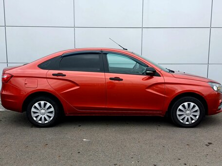 2017 Lada (ВАЗ) Vesta I, красный, 700000 рублей, вид 4