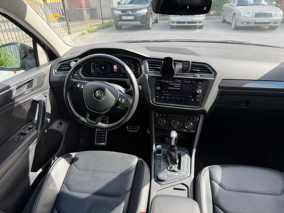 2019 Volkswagen Tiguan II, чёрный, 2750000 рублей - вид 14