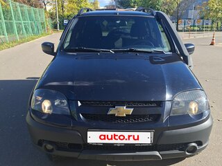 2018 Chevrolet Niva I Рестайлинг, чёрный, 700000 рублей, вид 3