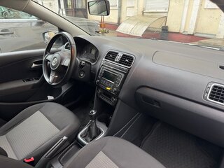 2014 Volkswagen Polo V, белый, 900000 рублей, вид 4
