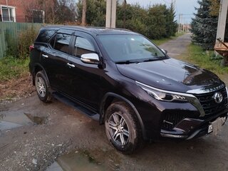 2021 Toyota Fortuner II Рестайлинг, коричневый, 4100000 рублей, вид 3