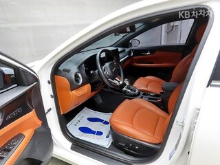 2023 Kia K3 II (China Market) Рестайлинг, белый, 1500000 рублей, вид 4