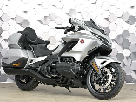 2025 Honda GL 1800 Gold Wing, серебристый, 3649000 рублей, вид 1