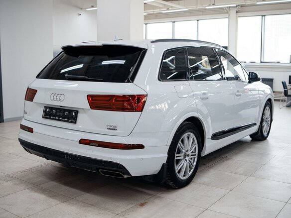 2017 Audi Q7 II (4M), белый, 4372000 рублей - вид 3
