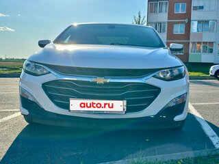 2021 Chevrolet Malibu IX Рестайлинг, белый, 1540000 рублей, вид 2