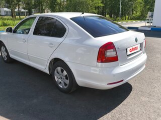 2013 Skoda Octavia II (A5) Рестайлинг, белый, 579000 рублей, вид 3