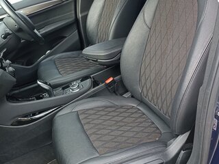 2020 BMW X1 18i sDrive II (F48) Рестайлинг, синий, 1995000 рублей, вид 2