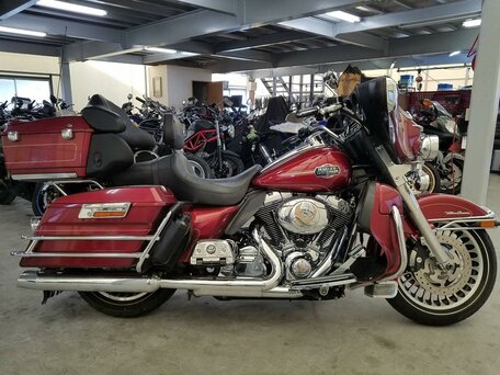 2009 Harley-Davidson Electra Glide, красный, 925000 рублей, вид 2