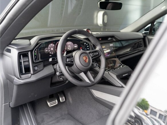 2026 Porsche Cayenne S Electric Coupé IV, чёрный, 25630000 рублей - вид 11