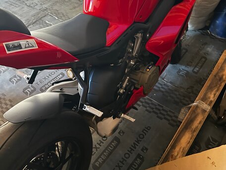 2023 Ducati Panigale V4, красный, 2600000 рублей, вид 2