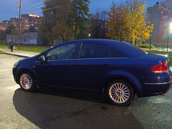 2011 Fiat Linea, синий, 500000 рублей - вид 3