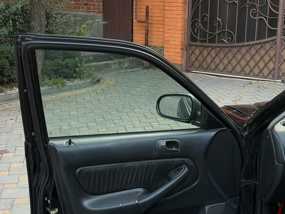 2000 Honda Civic Ferio II, чёрный - вид 12