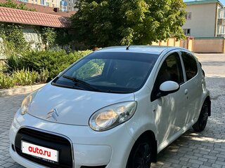 2010 Citroen C1 I Рестайлинг, белый, 580000 рублей, вид 2