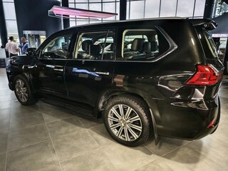 2016 Lexus LX 570 III Рестайлинг 2, чёрный, 5000000 рублей, вид 5
