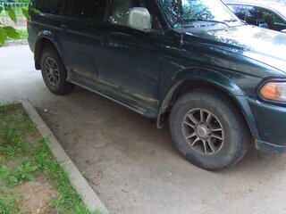 2000 Mitsubishi Montero Sport I, зелёный, 800000 рублей, вид 2