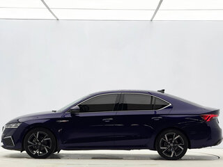 2022 Skoda Octavia IV (A8), синий, 1990000 рублей, вид 5