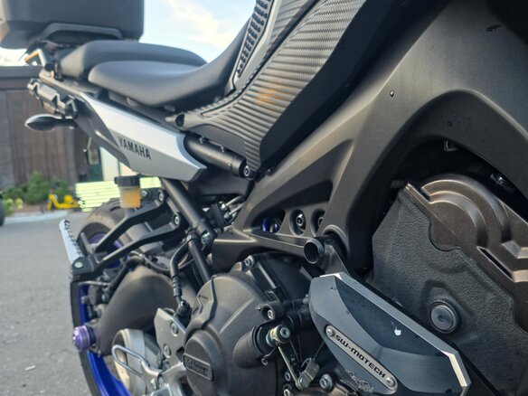 2015 Yamaha MT-09 Tracer (FJ-09), серый, 739000 рублей - вид 14
