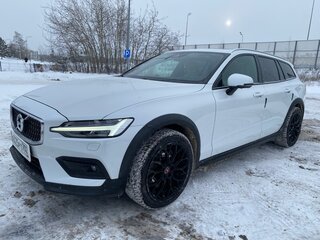 2021 Volvo V60 Cross Country II, белый, 4750000 рублей, вид 1