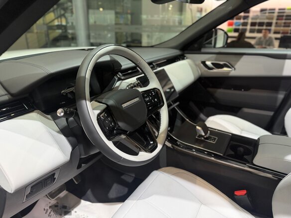 2025 Land Rover Range Rover Velar I Рестайлинг, белый, 8990000 рублей - вид 10