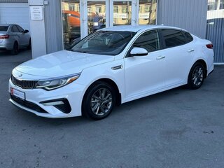 2019 Kia Optima IV Рестайлинг, белый, 1679000 рублей, вид 2