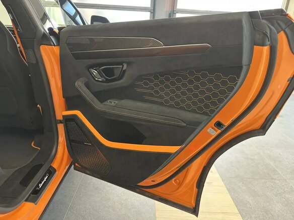 2023 Lamborghini Urus Performante I Рестайлинг, оранжевый, 33990000 рублей - вид 16