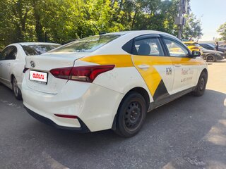 2018 Hyundai Solaris II, белый, 610000 рублей, вид 5
