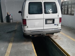 1995 Ford Econoline IV, белый, 900000 рублей, вид 3